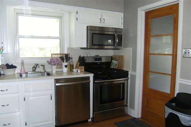 Photo - 310 W 17th St