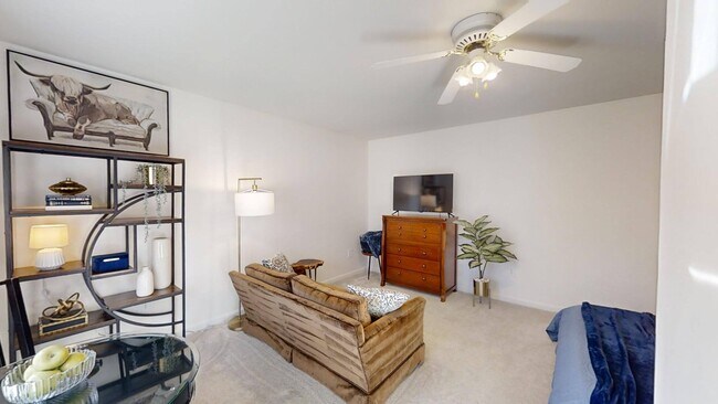 Photo - 2214 Conestoga Dr Unidad Furnished Studio