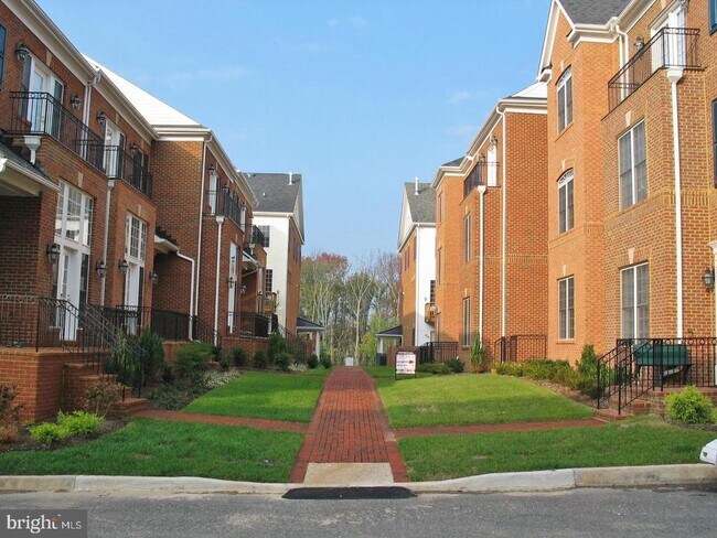 Photo - 705 Vestal St