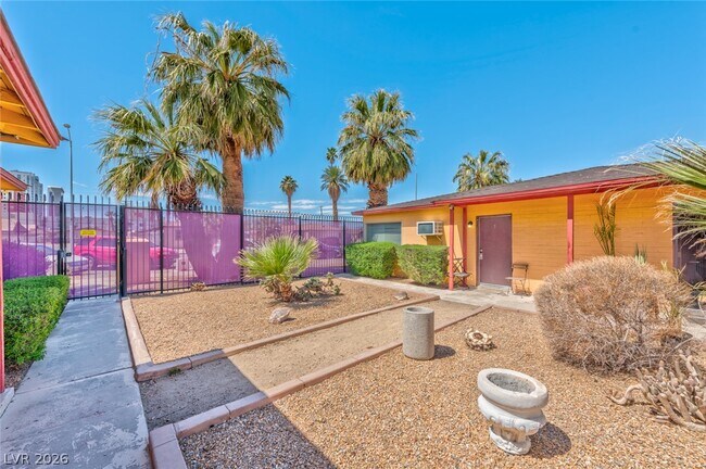 Photo - 220 N 10th St Unidad 7