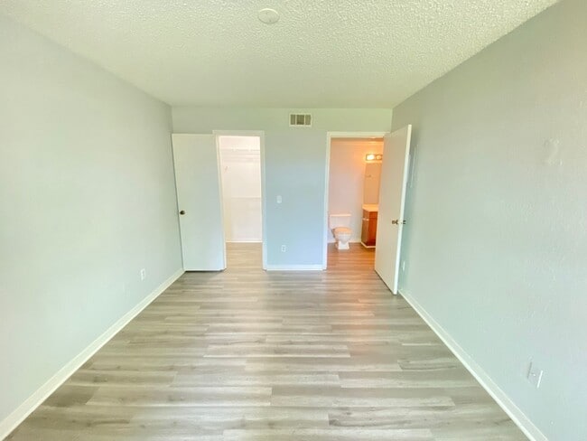 Photo - 5701 Gatlin Ave Unit 116