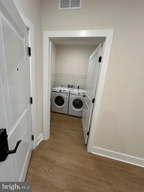 Building Photo - 624 Main St Unit 217