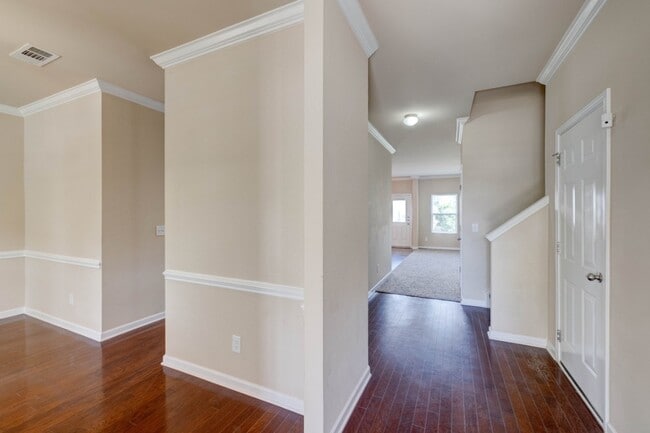 Photo - 654 Pemberton Dr