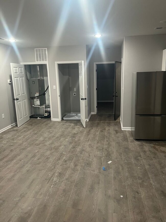 Building Photo - 2305 Whittier Ave