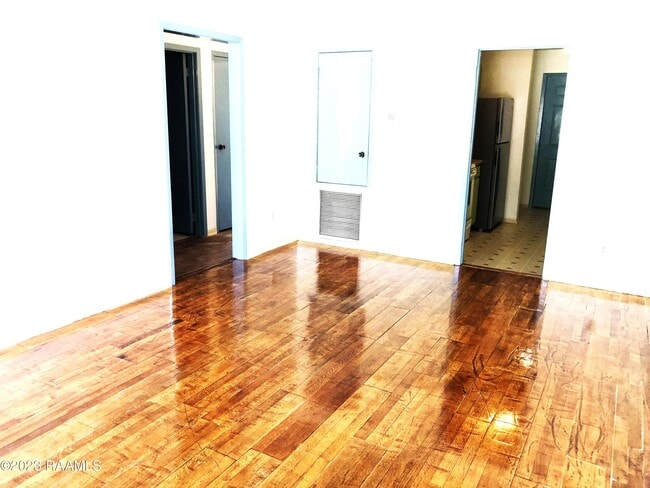 Photo - 413 Knollwood Cir