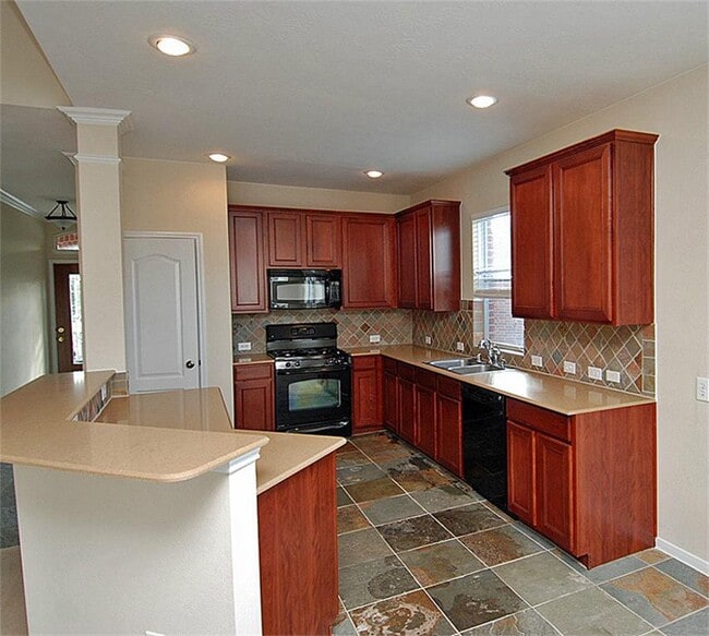 Photo - 19439 Suffolk Hollow Ln