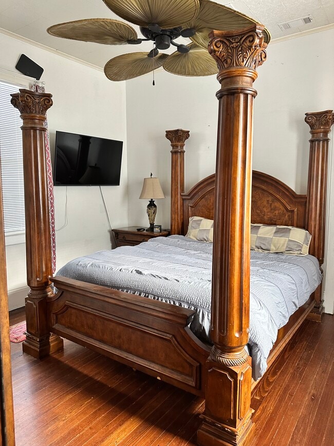 Photo - 423 Dakin St