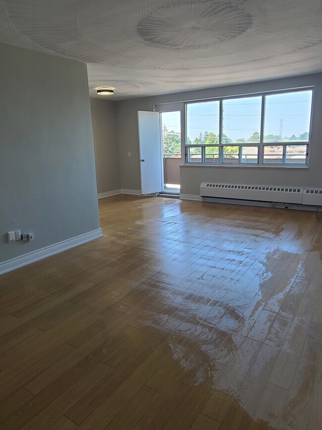 Photo - 875 Kennedy Rd