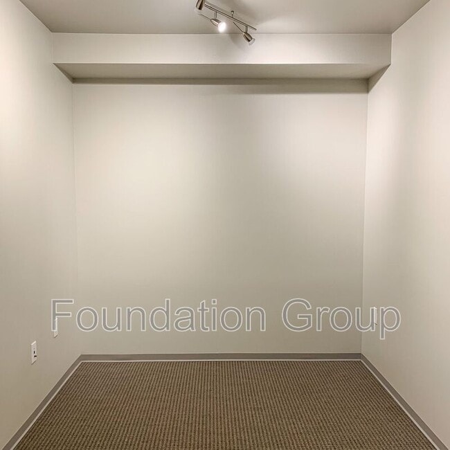 Photo - 2400 E Boston St