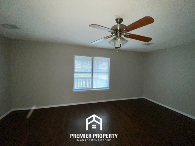 Photo - Charming 3BR Memphis Home with Hardwood Floors, Back Porch & Fenced Yard