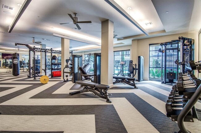 Building Photo - 4139 Bellaire Blvd