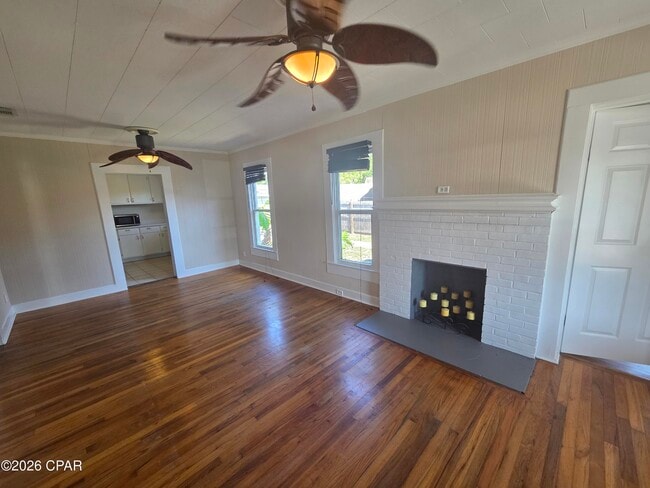 Photo - 1525 Oak Ave
