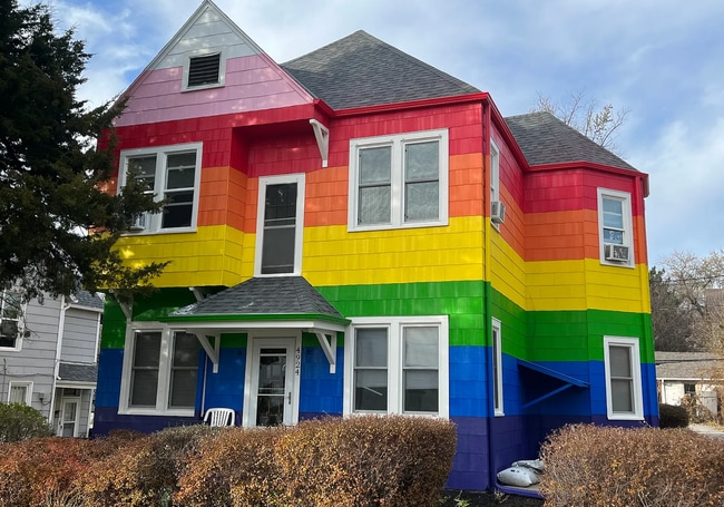 Building Photo - 4924 Davenport St Unit 4924 Davenport St  #5