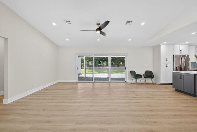 Photo - 280 Sulky Way