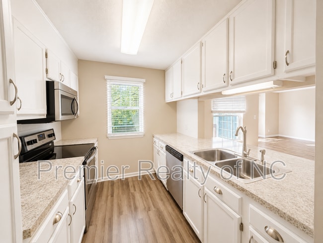 Photo - 5020 Thoroughbred Ln Unit G