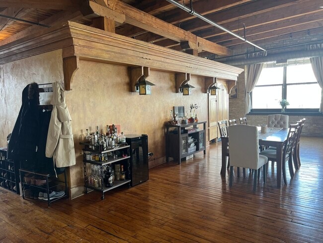 Photo - 1147 W Ohio St Unit 702