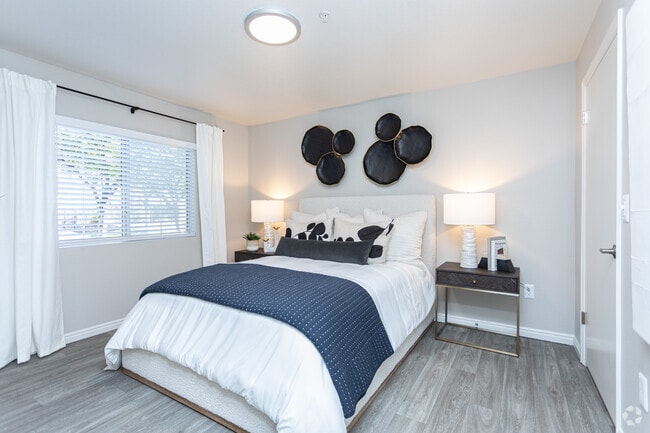 1BR, 1BA - 655SF - Bedroom
