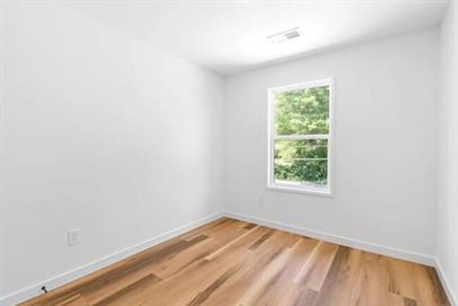 Photo - 3/2.5 Townhome Centrally Located in Greenv...