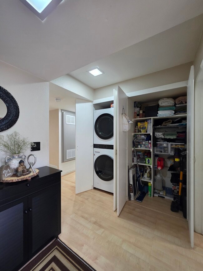 Photo - 9949 Scripps Westview Way Unidad 136