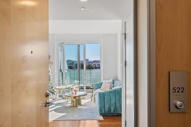 Photo - 555 Fulton St