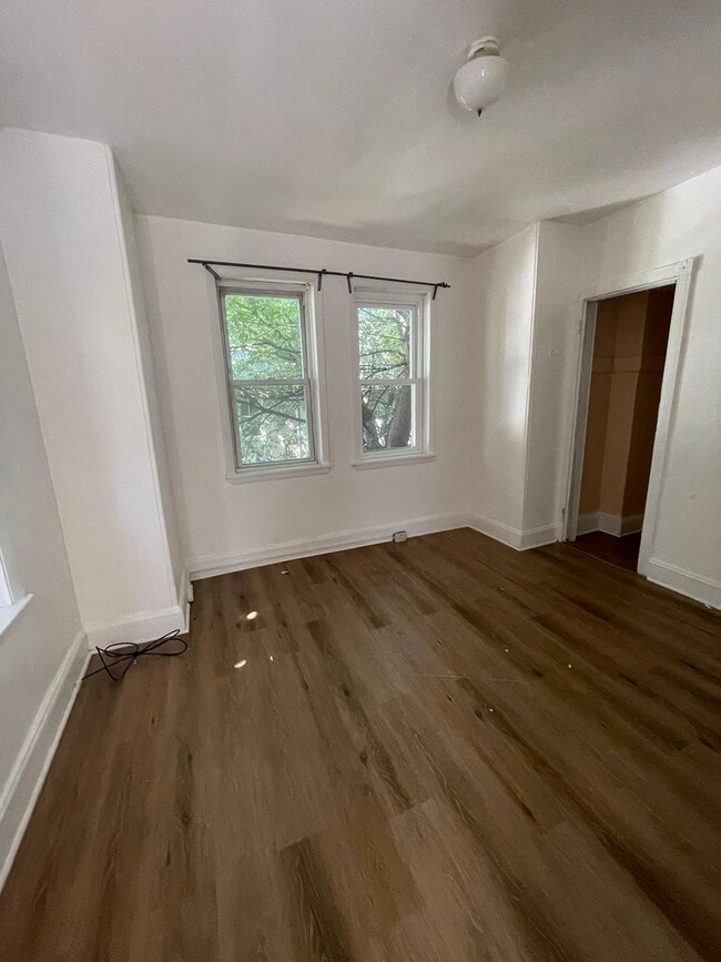 Photo - 3215 Summer St