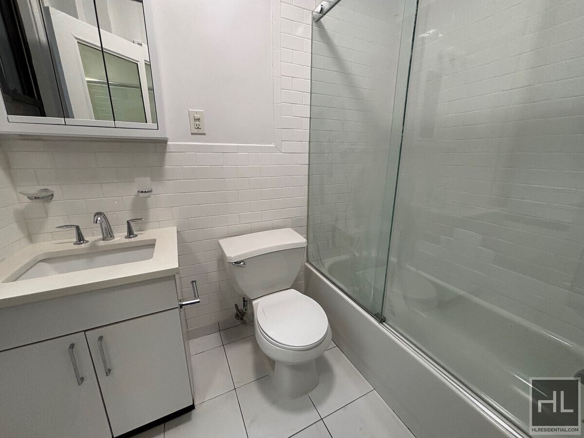 Photo - EAST 46 STREET Unidad 3J