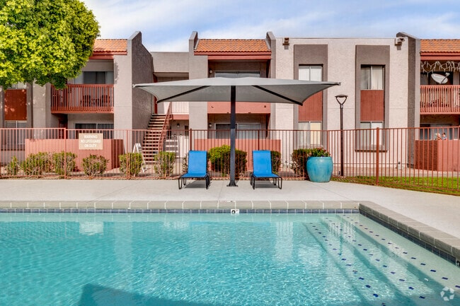 Pool - Spring Meadow Apartments