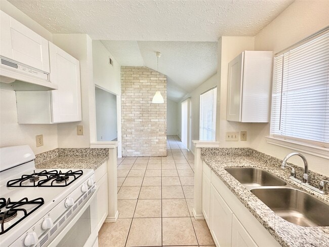 Photo - 13753 Sablecrest Dr