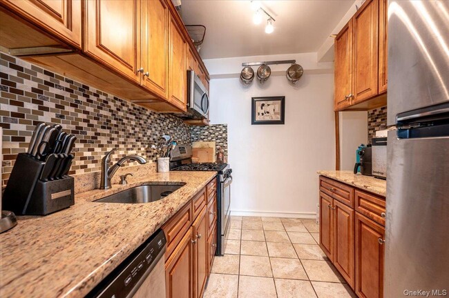 Photo - 6 Fordham Hill Oval Unit 12D