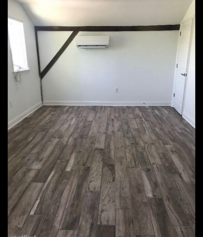 Photo - 2282 New Holland Pike