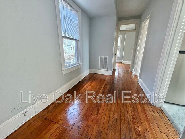 Photo - 610 Redgate Ave Unit APT 4