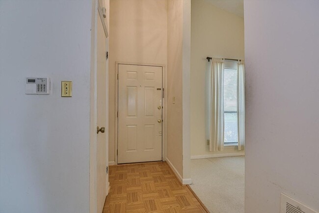 Photo - 904 Big Hunt Rd