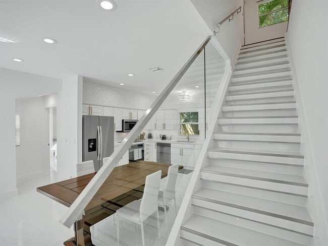 833 SW 17th St