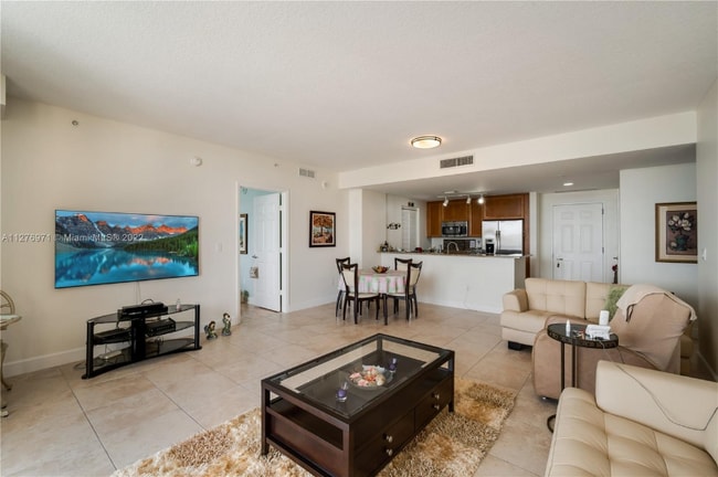 Photo - 55 Merrick Way Unidad 744