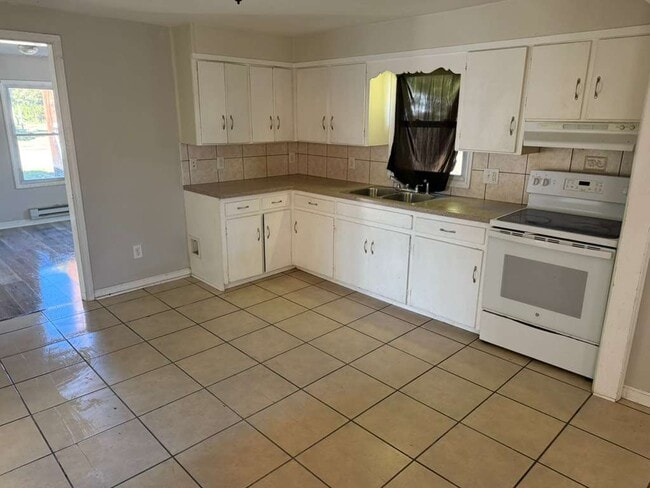 Photo - 2403 Fala St