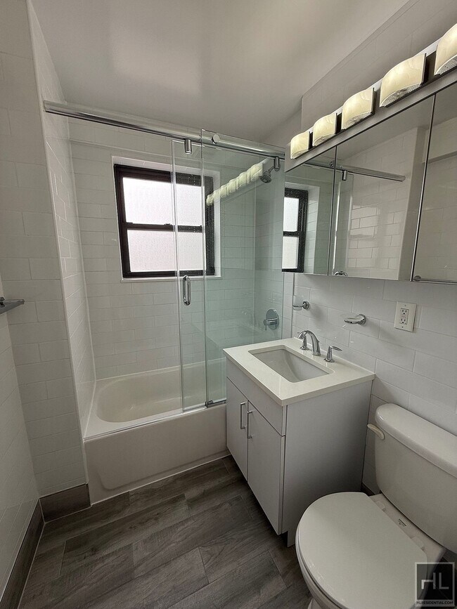 Photo - E 16 ST Unidad 20C