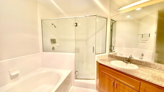Photo - Fantastic 2-Bedroom with Huge Deck Unit 412