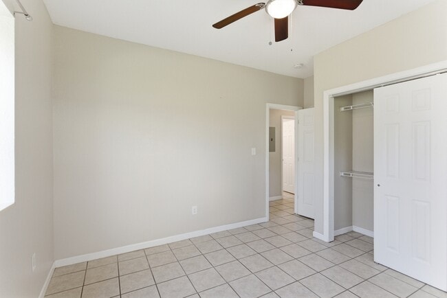 Photo - 3300-3374 Valley View Drive - 3332