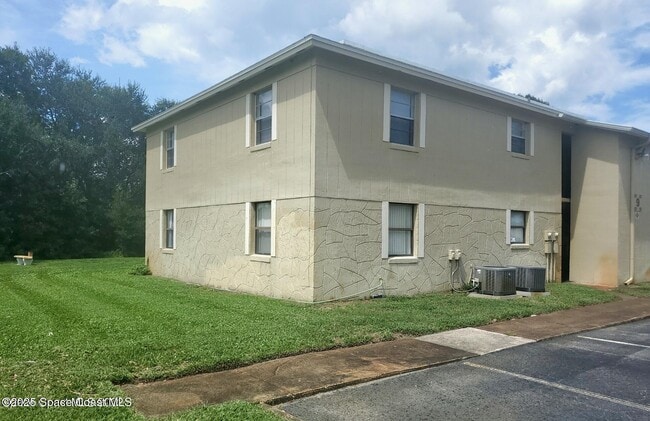 Photo - 4304 London Town Rd Unit 221