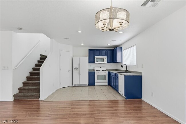 Photo - 541 Penzance Ct