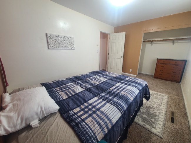 Photo - 333 E 300 N Unit Rooms for Rent