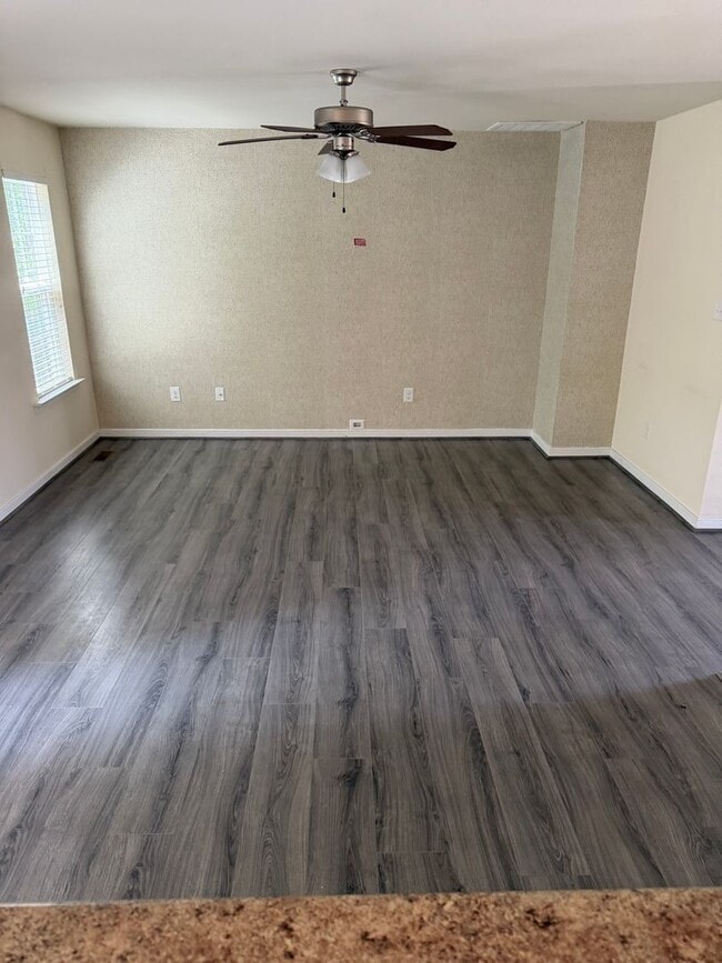 Photo - 4307 Twisted Oak Dr