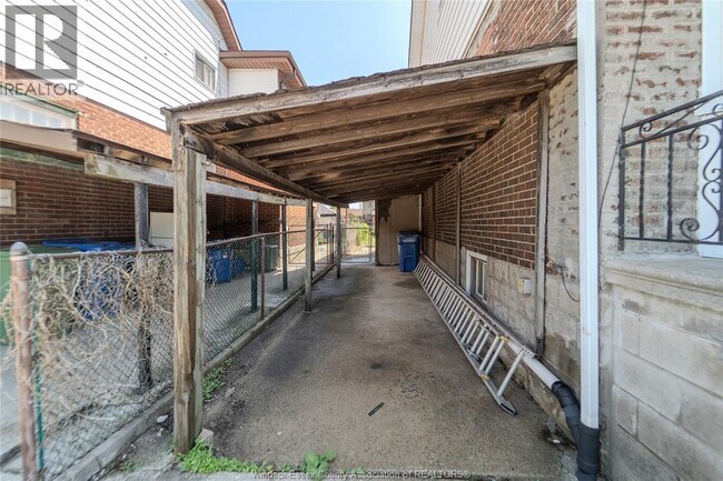 Photo - 1124 Mercer St