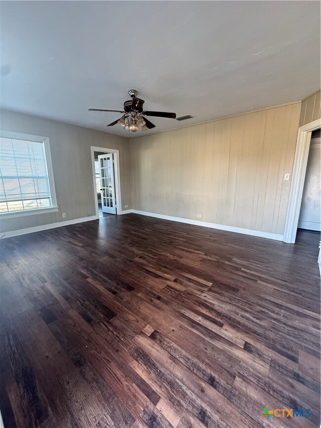 Photo - 209 Lackey St