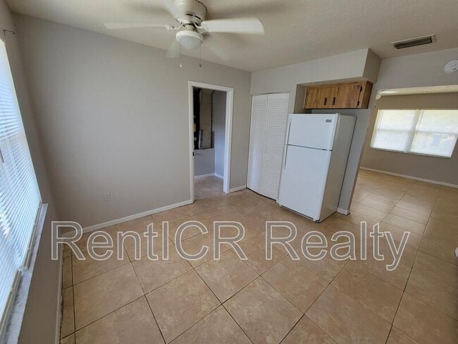 Photo - 1042 Oak St Unit A