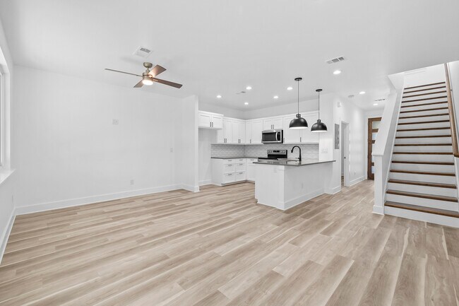 Photo - 18800 Hogan Cir