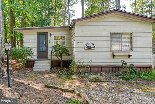 Building Photo - 34490 Virginia Dr Rental