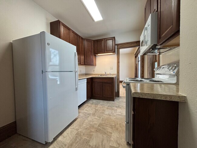 All new appliances. - 1001 S Barstow St Unit 1