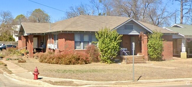 Building Photo - 1913 Coggin Ave Unit B Rental