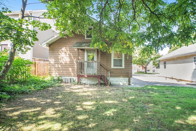 back - 1119 Lafayette Ave